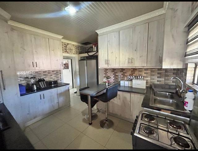 3 BEDROOM HOUSE FOR SALE IN DUNNOTTAR